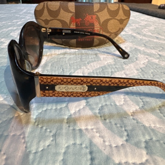 Cute Coach Sunglasses - Picture 4 of 4